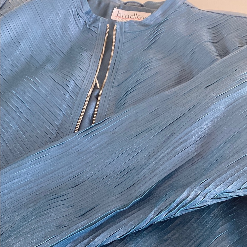 Blue Structured Blazer with Ribbed Texture - Picture 2 of 9